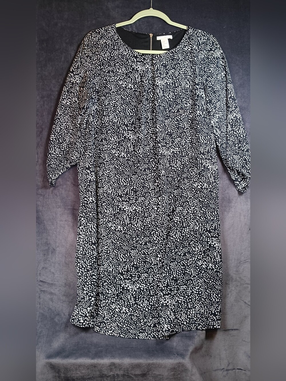 H&M Black and White Long Sleeve Printed Dress. Very Light Yet Lined